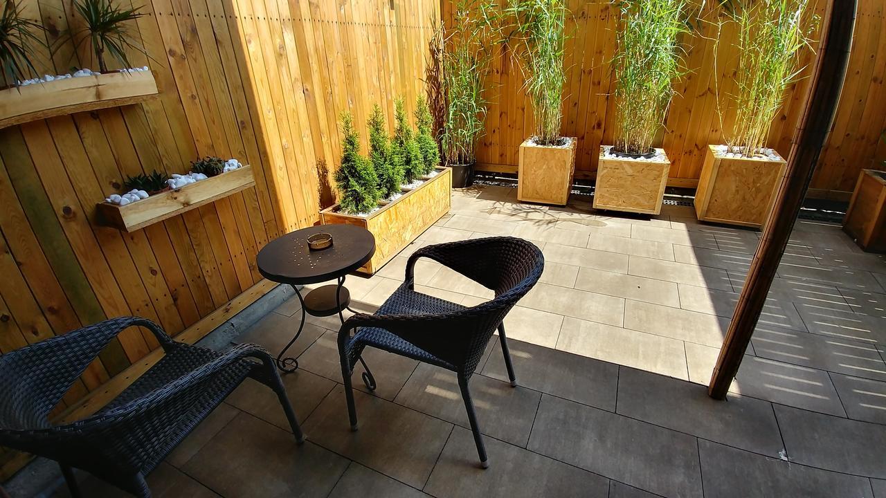 Villa Garden Kutno Centrum Exteriör bild